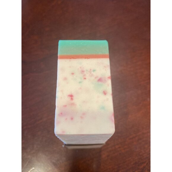 Buff City Christmas Holiday “Mistletoe Magic” New 5.5 Oz Bar Soap - Picture 3 of 5